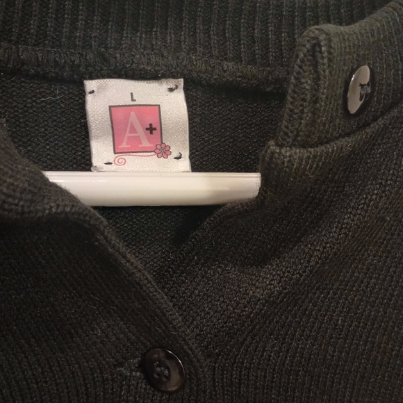 Cardigan - Picture 2 of 3